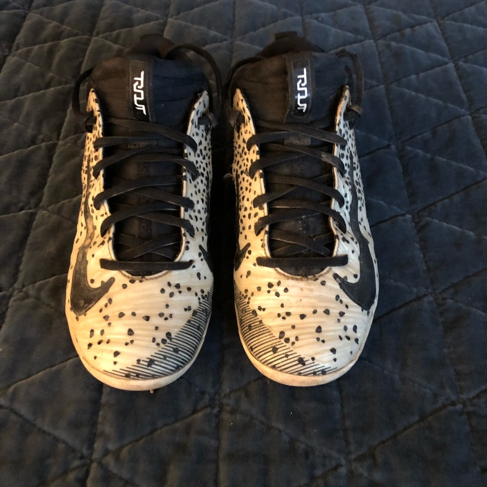 Boys Nike baseball cleats